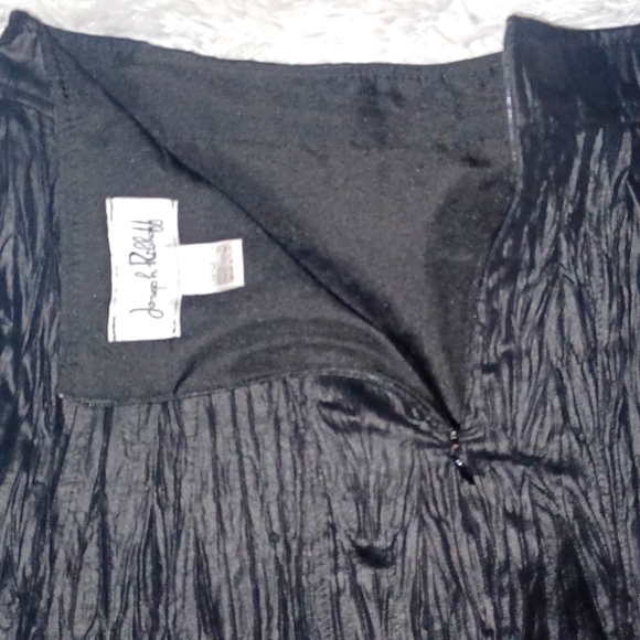 💋Joseph Ribkoff Crinkle faux leather Black skirt - Picture 8 of 11